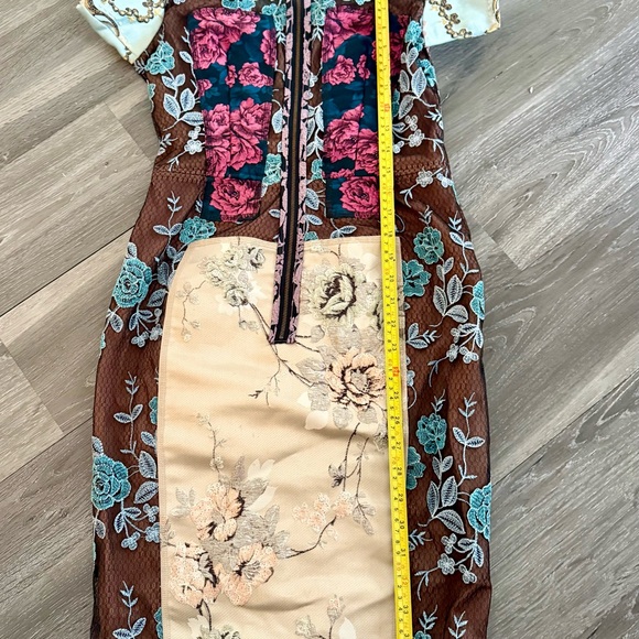 Byron Lars Beguile Brocade Sheath Dress size 2P petite short sleeved embroidered - Picture 3 of 14